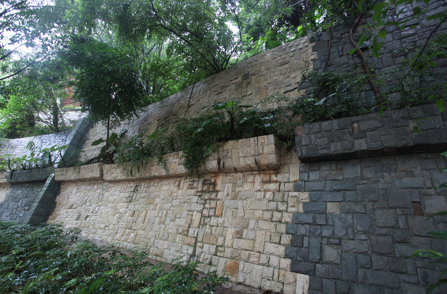 桂芳园四期永久边坡及挡土墙工程